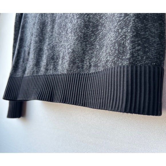 LuluLemon | base layer top - Picture 11 of 11